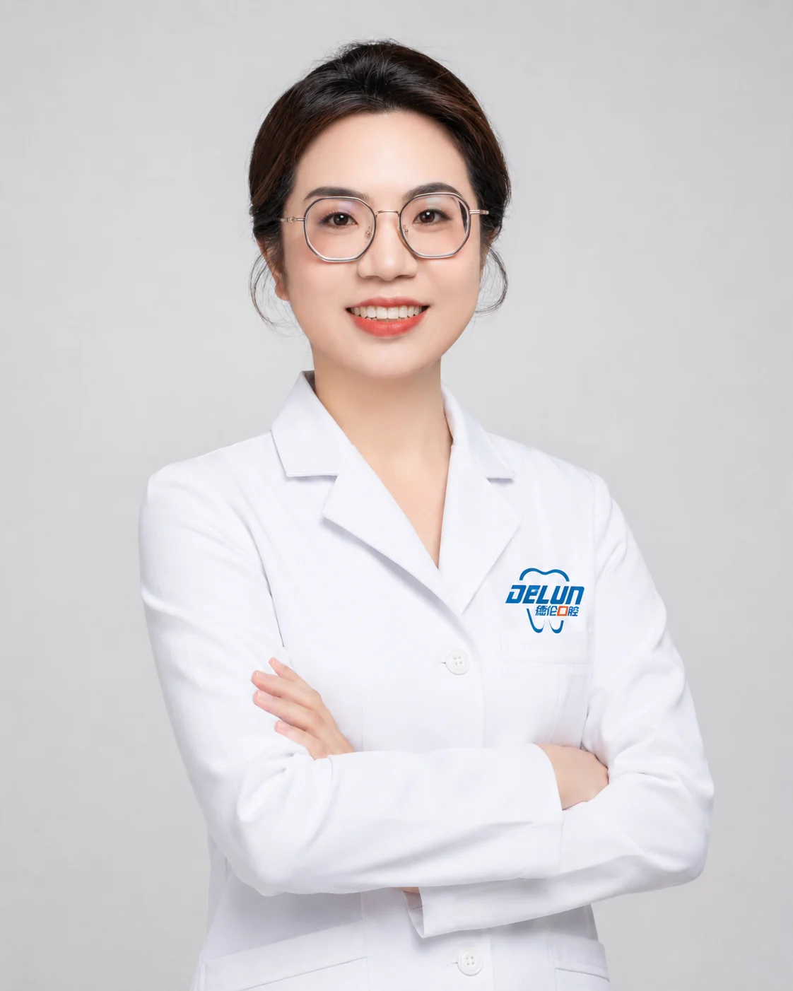 梁思文执业医师形象照